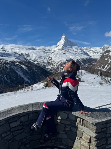 Sunday ski stylish - -,
